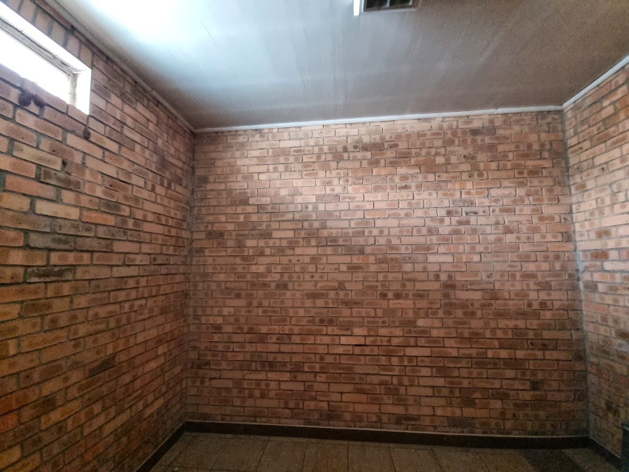 Commercial Property for Sale in Lower Bo-dorp North West